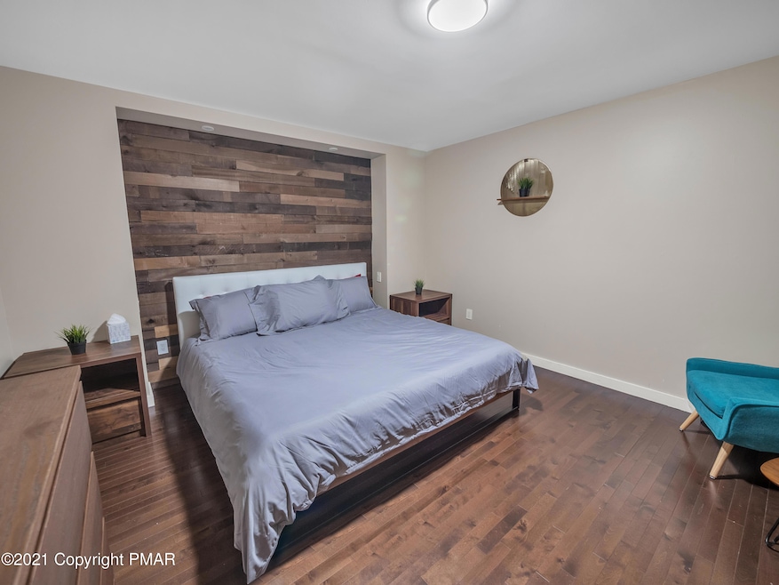 1531 Starry Ln, Effort, PA 18330 - photo 1