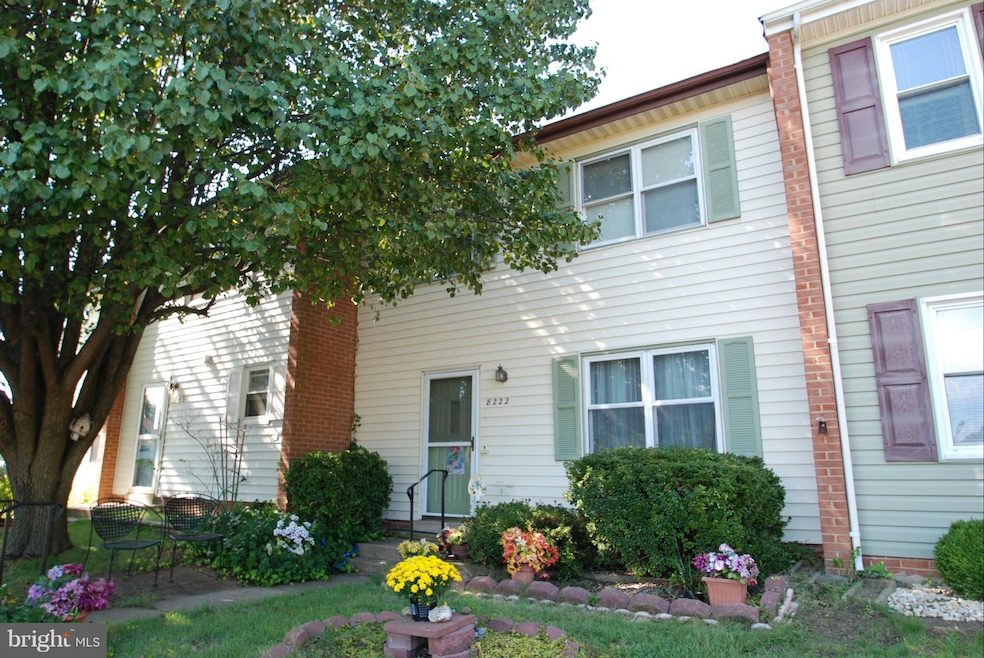 8222 Wycliffe Ct, Manassas, VA 20109 - photo 1