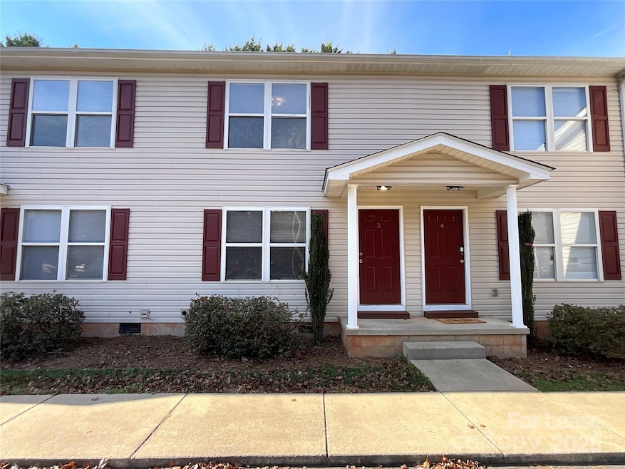 206 W 15th St unit 3, Newton, NC 28658 - photo 1