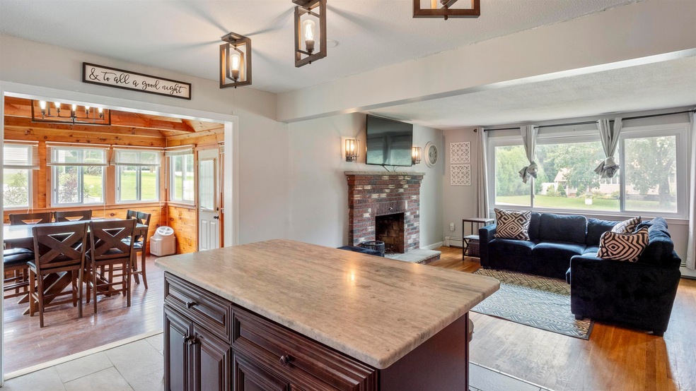 10 Rita Ave, Hudson, NH 03051 - photo 1