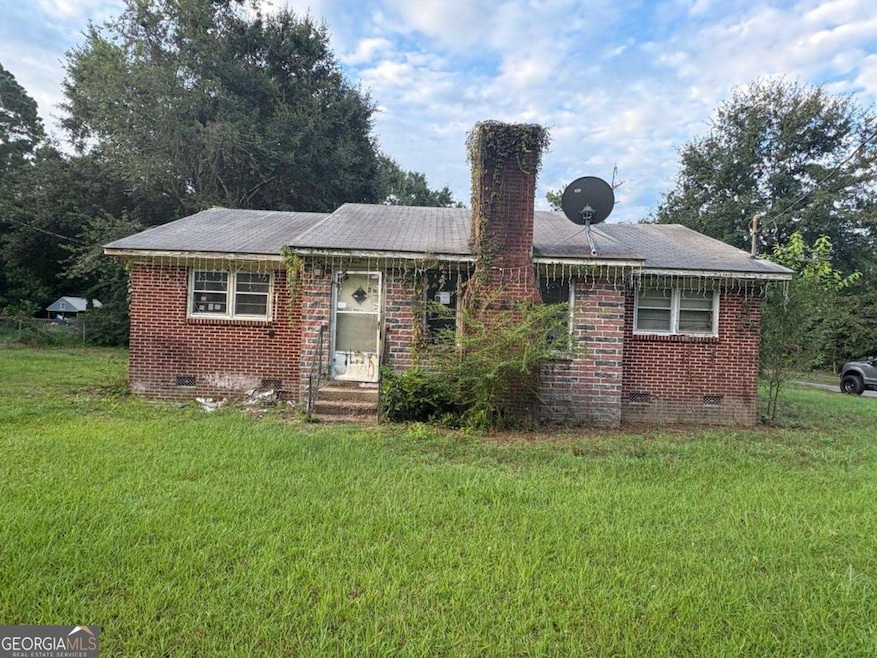 425 Hollis St SW, Pelham, GA 31779 - photo 1