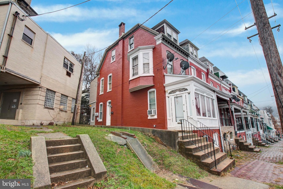 223 S 13th St, Reading, PA 19602 - photo 1