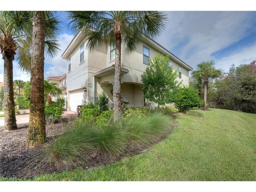 End unit Town Home with large private lot