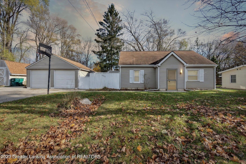01-3320-Creston-Ave-Lansing-MI-48906-Win
