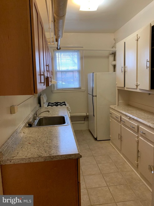 300a E University Pkwy unit G2, Baltimore, MD 21218 - photo 1