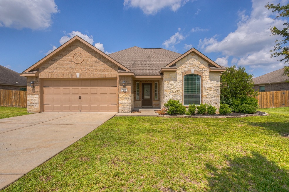 18870 Maverick Ranch Rd W, Magnolia, TX 77355 - photo 1