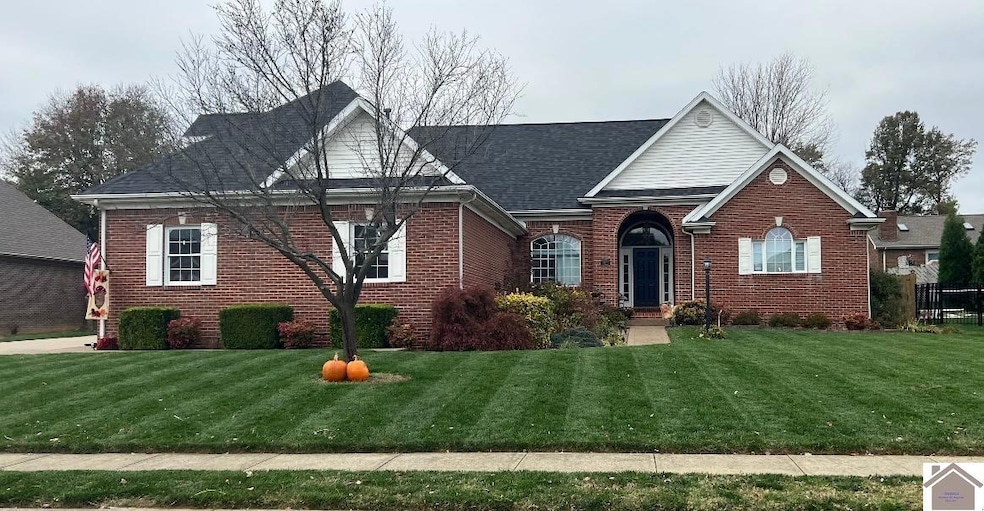 2371 Cobblestone Dr, Henderson, KY 42420 - photo 1