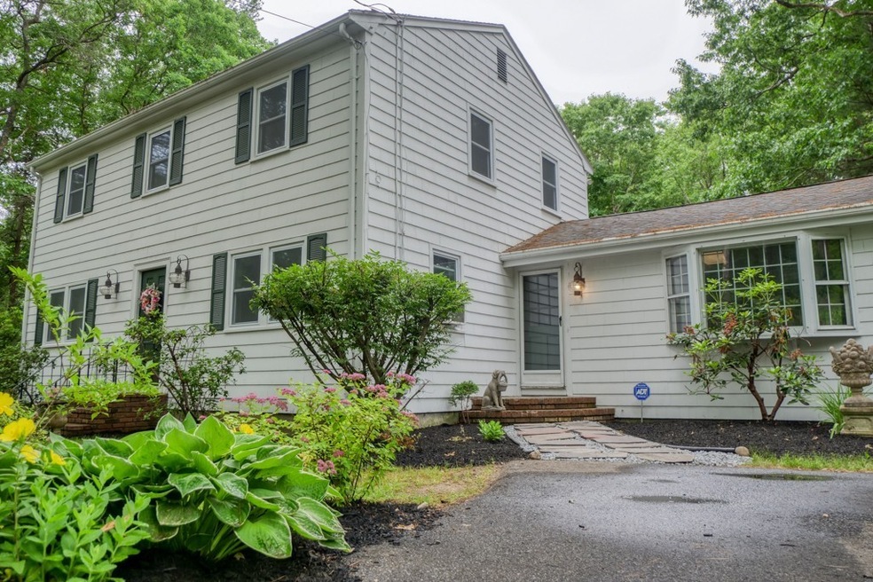 121 Spring St, Pembroke, MA 02359 - photo 1