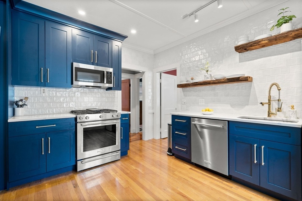 248 Arborway unit 2, Jamaica Plain, MA 02130 - photo 1