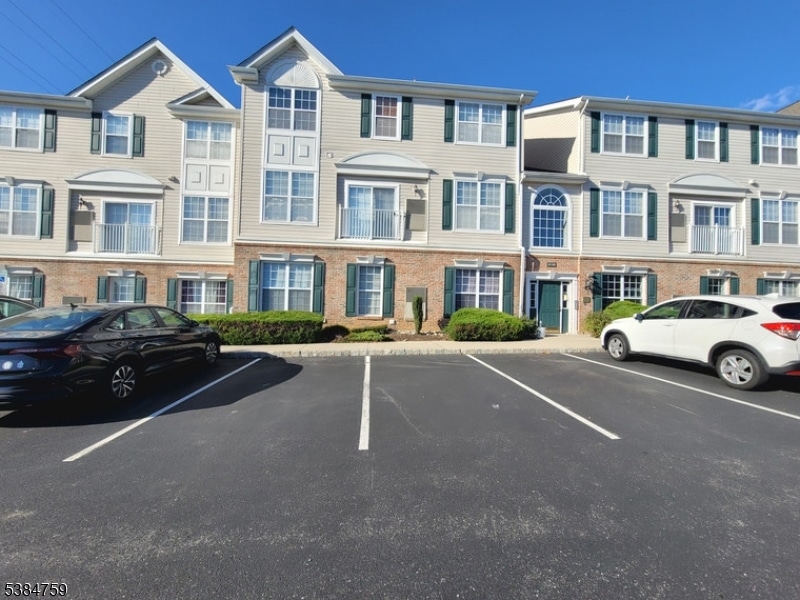 225 Windmill Ct unit 225, Phillipsburg, NJ 08865 - photo 1