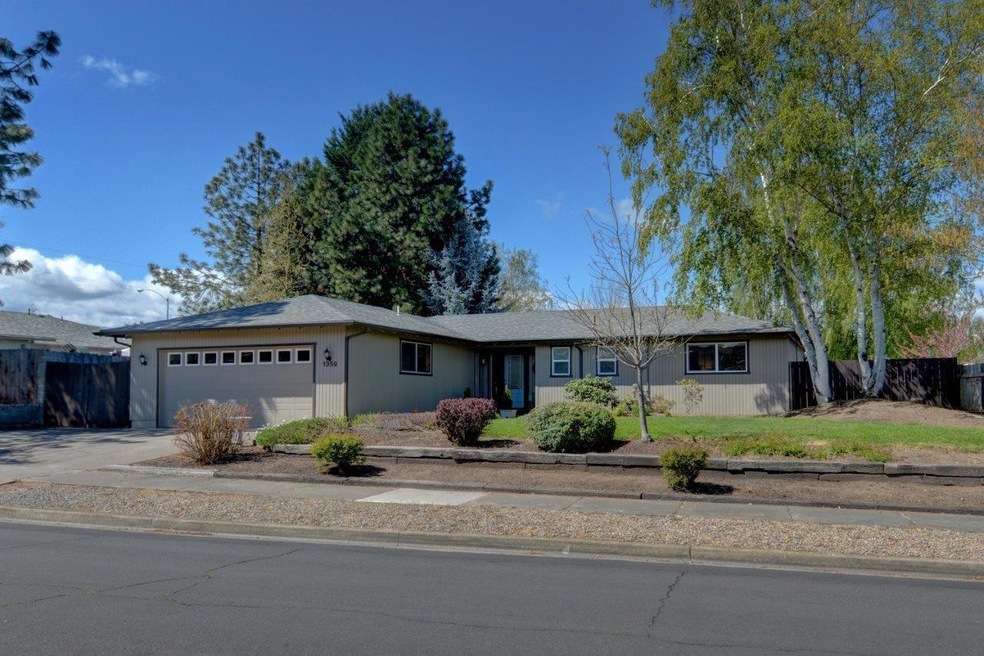 1359 Papago Dr, Medford, OR 97504 - photo 1