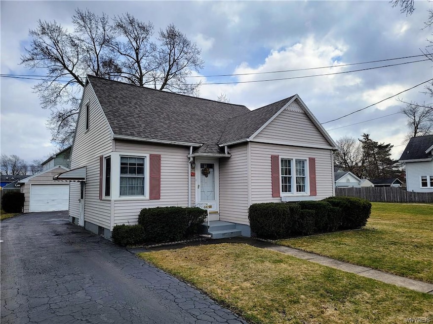 83 Allen St, North Tonawanda, NY 14120 - photo 1