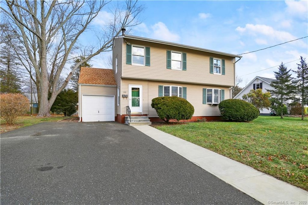 85 Nutmeg Rd, Bridgeport, CT 06610 - photo 1