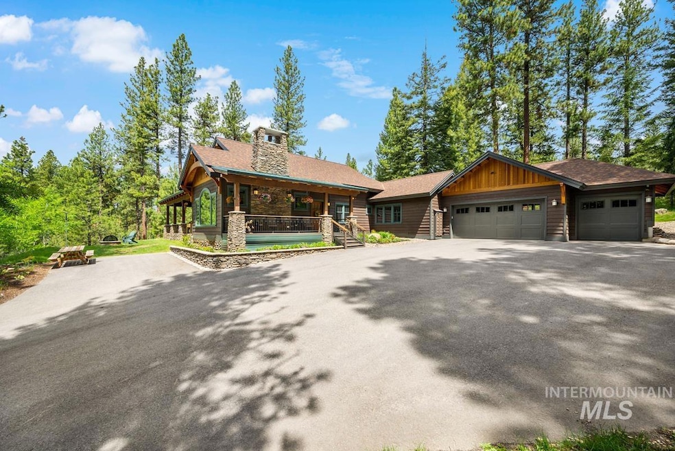 1460 Crown Point Pkwy, Cascade, ID 83611 - photo 1