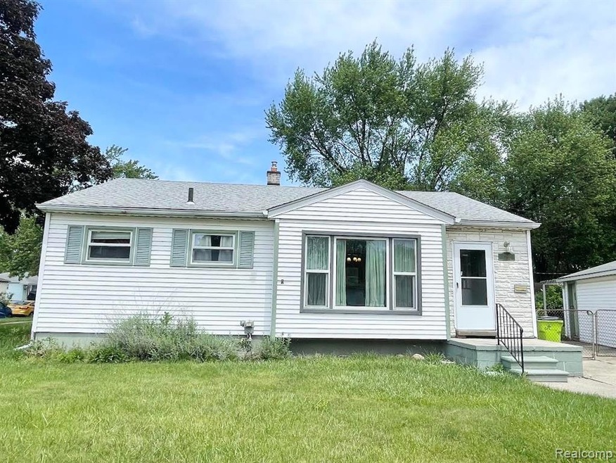 29640 Dembs Dr, Roseville, MI 48066 - photo 1