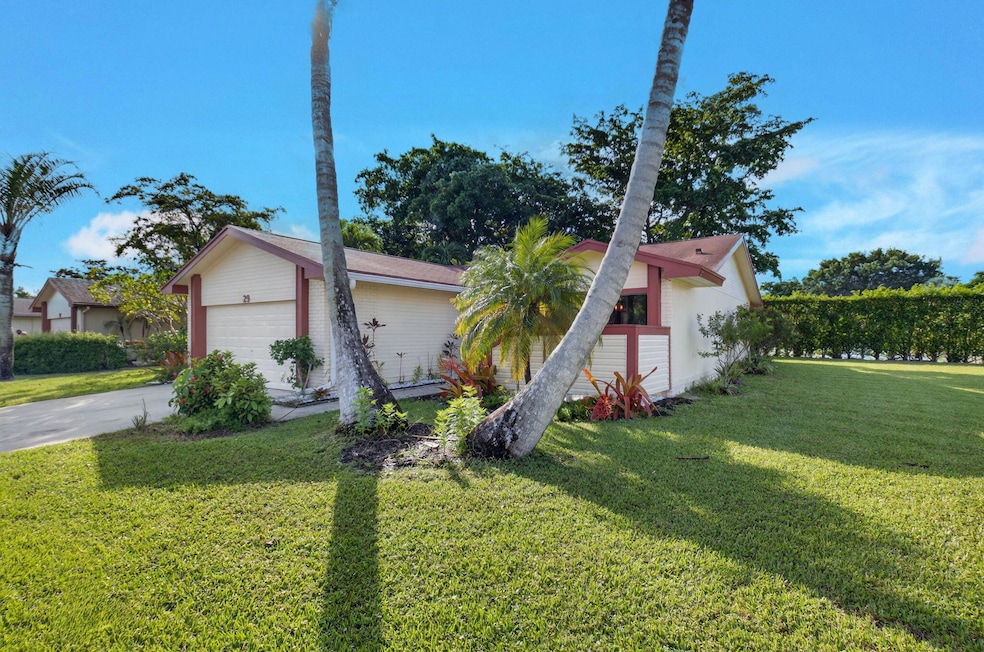 29 Fawlkland Cir, Boynton Beach, FL 33426 - photo 1