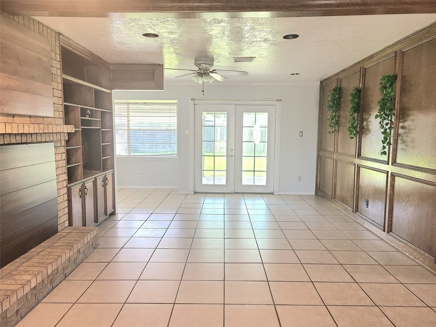 10523 Kirkhill Dr, Houston, TX 77089 - photo 1