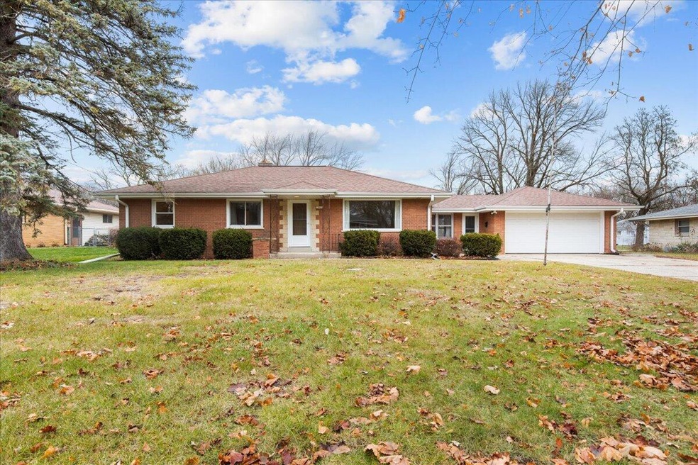 13022 W Fairmount Ave, Butler, WI 53007 - photo 1