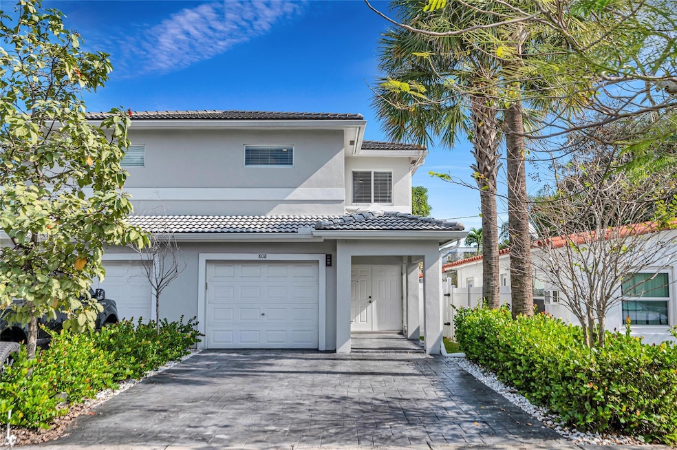 808 NE 15th Ave, Fort Lauderdale, FL 33304 - photo 1