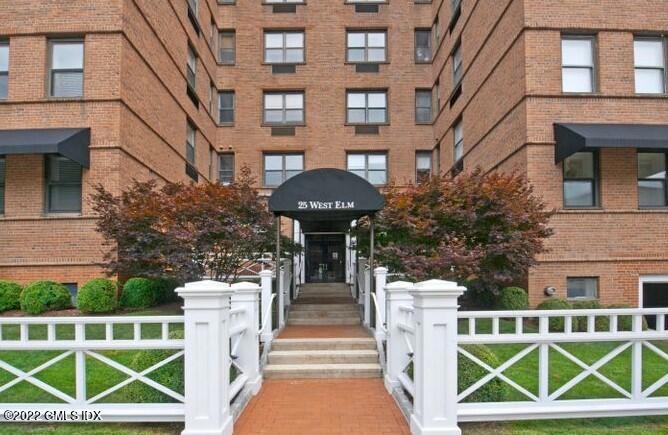 25 W Elm St unit 50, Greenwich, CT 06830 - photo 1