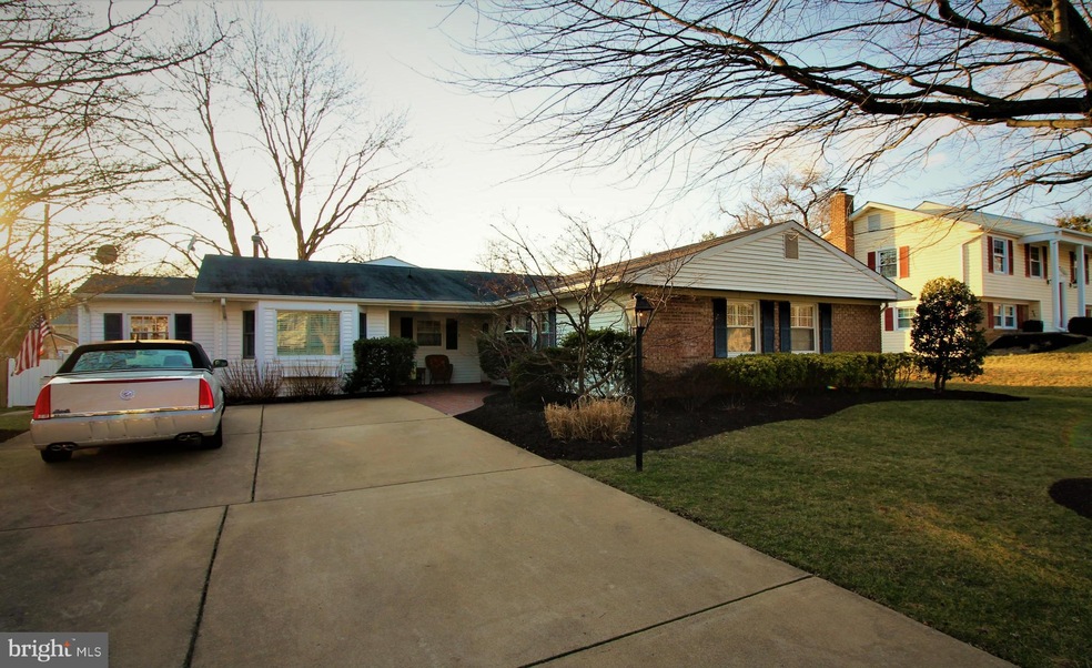 4226 Mayport Ln, Fairfax, VA 22033 - photo 1