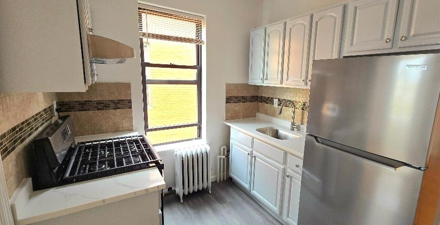 32-64 41st St unit 4 D, Long Island City, NY 11103 - photo 1