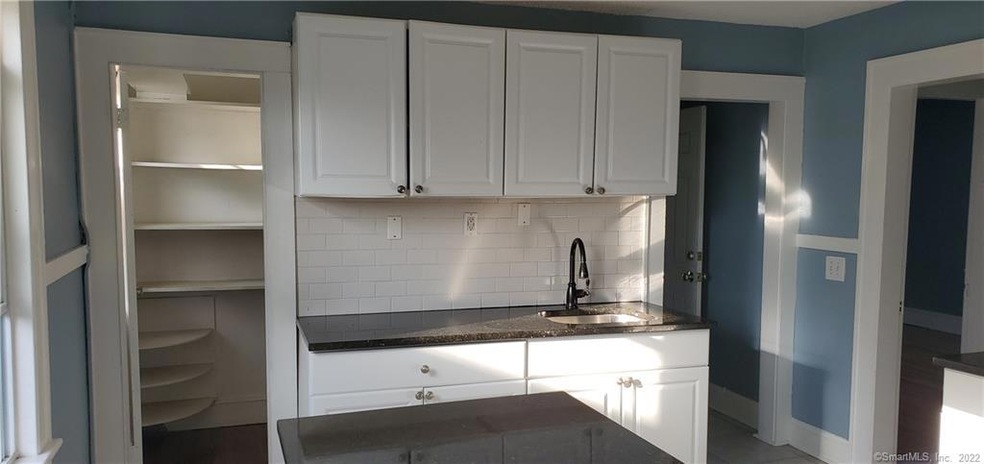 54 Hansen Ave unit 3, Bridgeport, CT 06605 - photo 1