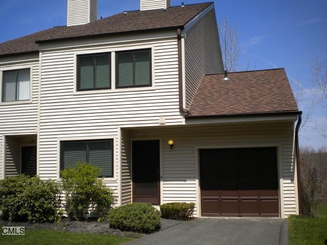 65 Deer Run, Bethel, CT 06801 - photo 1