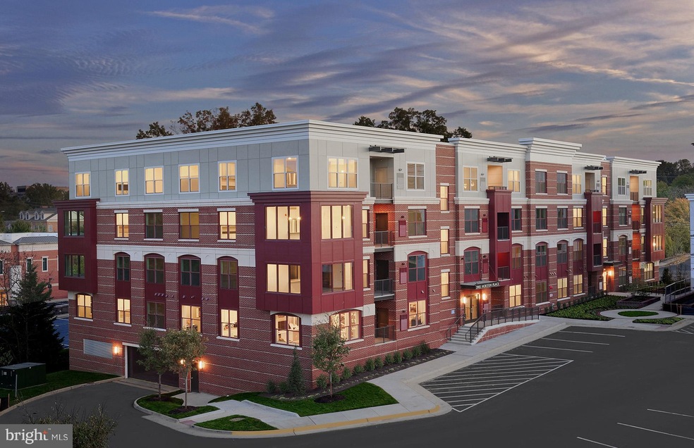 3985 Norton Place unit 20102, Fairfax, VA 22030 - photo 1