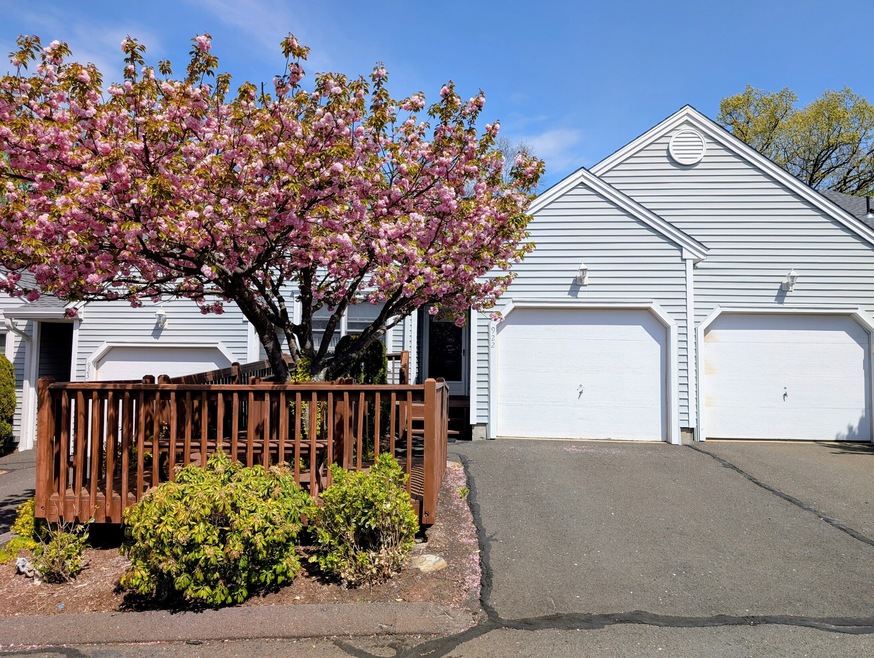 922 Sweetheart Path unit 922, Southington, CT 06489 - photo 1