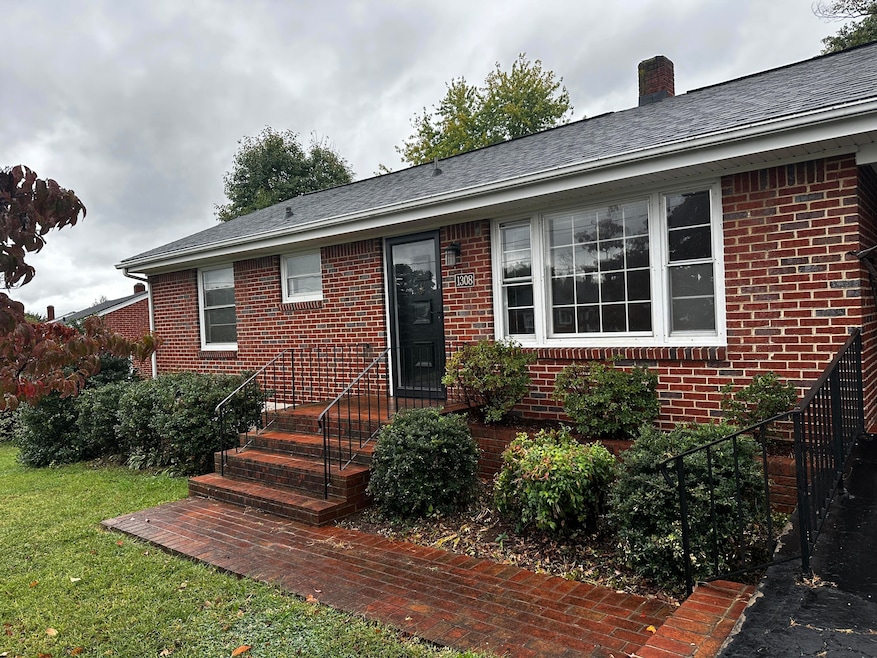 1308 Turner St, Salem, VA 24153 - photo 1