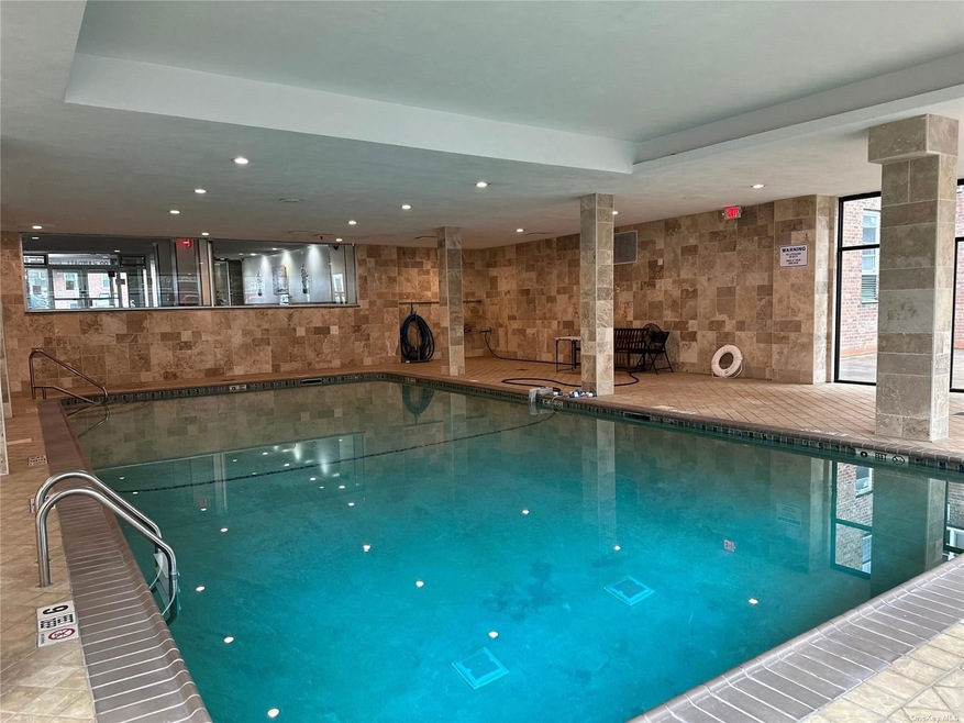 Park Sutton unit 4A, Freeport, NY 11520 - photo 1