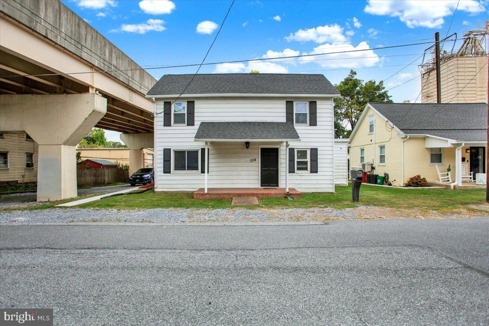 704 Square St, Mount Joy, PA 17552 - photo 1