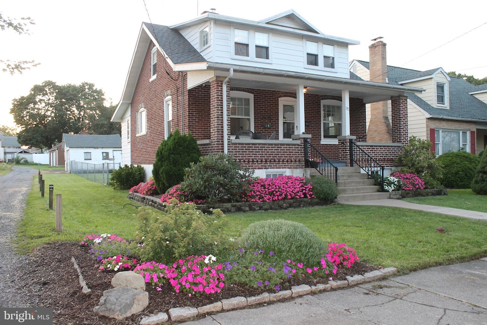 32 S 12th St, Quakertown, PA 18951 - photo 1