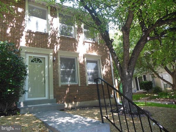 19126 Partridge Wood Dr, Germantown, MD 20874 - photo 1