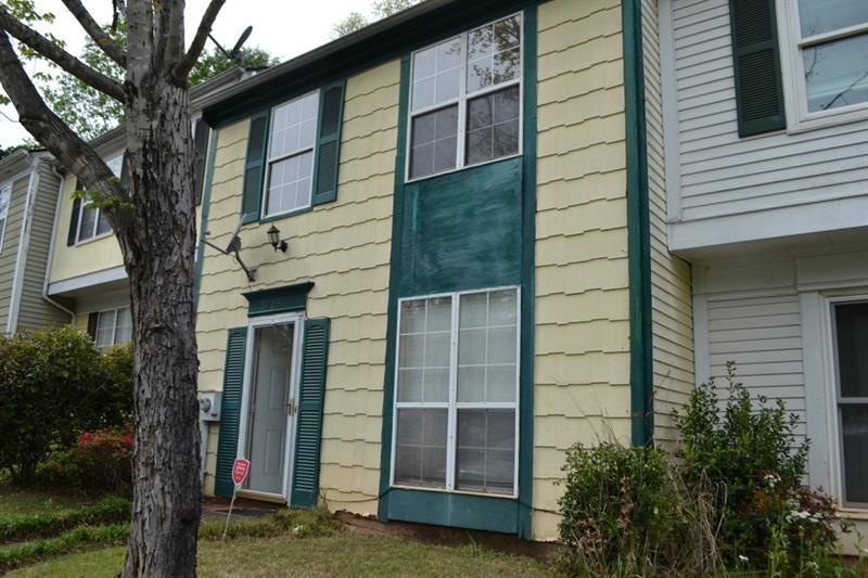 GREAT INVESTMENT PROPERTY WITH 2 MASTER SUITES! NO