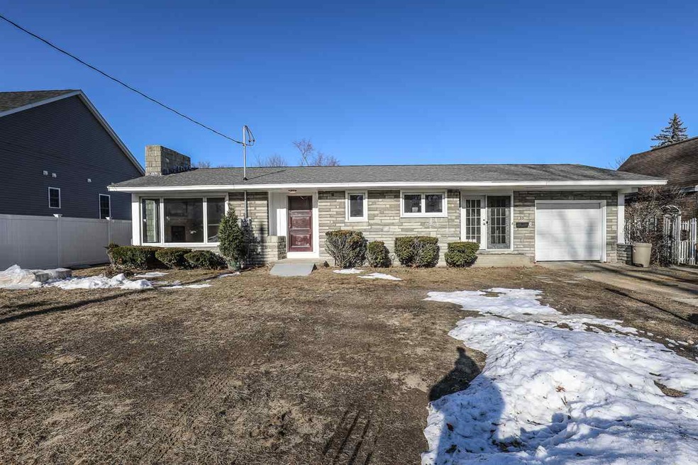 35 Elizabeth Ave, Manchester, NH 03103 - photo 1