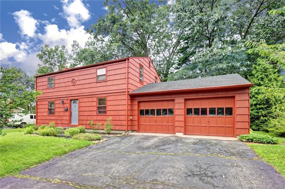 40 Quaker Ln, Enfield, CT 06082 - photo 1