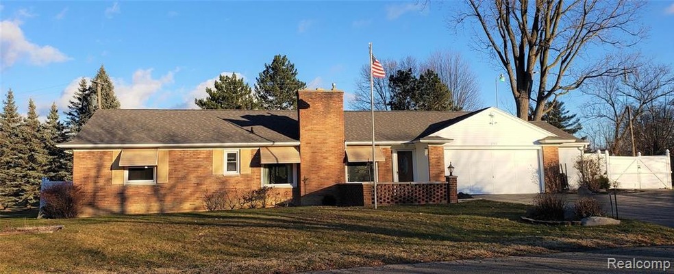 HANDSOME FULL  BRICK LAKE OVERLOOK HOME