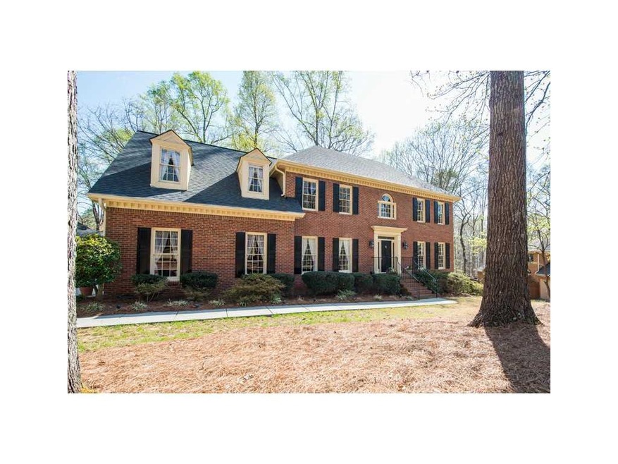 225 Hepplewhite Dr, Alpharetta, GA 30022 - photo 1