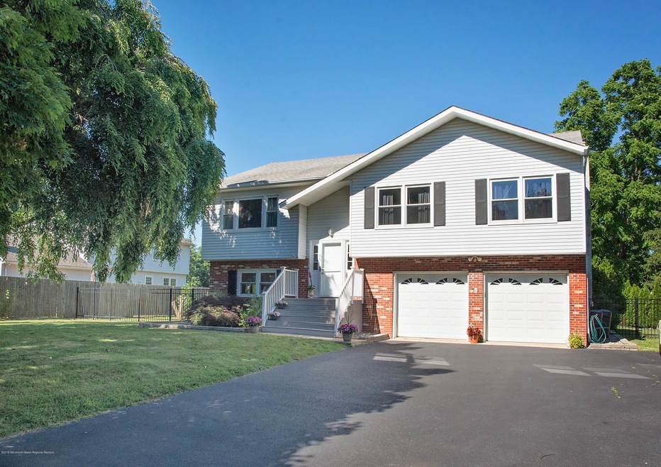 4 Green Ridge Ln, Monmouth Junction, NJ 08852 - photo 1