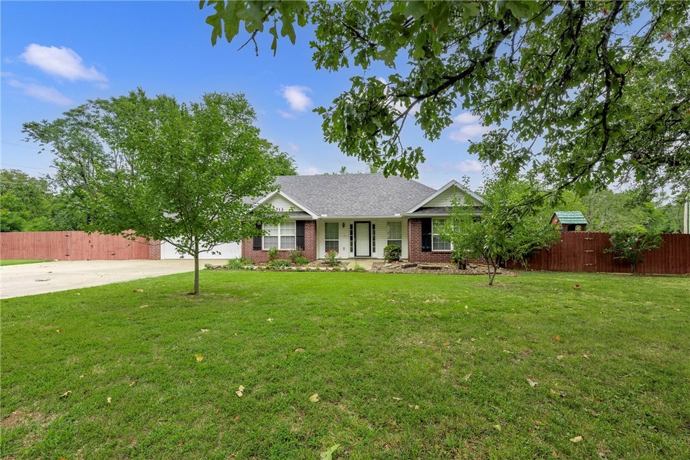 713 E Hilltop Dr, Rogers, AR 72756 - photo 1