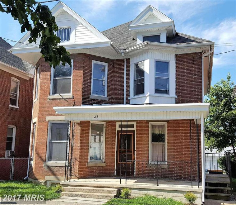 24 E North St, Waynesboro, PA 17268 - photo 1