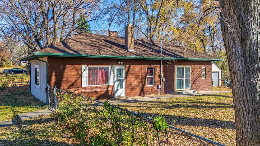 3905 Reservoir Blvd, Columbia Heights, MN 55421 - photo 1