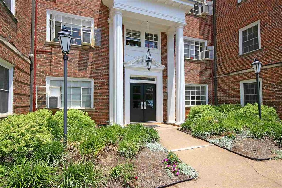 32 University Cir unit 206, Charlottesville, VA 22903 - photo 1