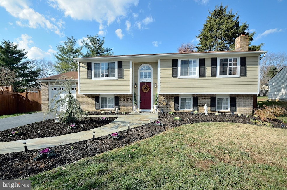 7004 Bedrock Rd, Alexandria, VA 22306 - photo 1