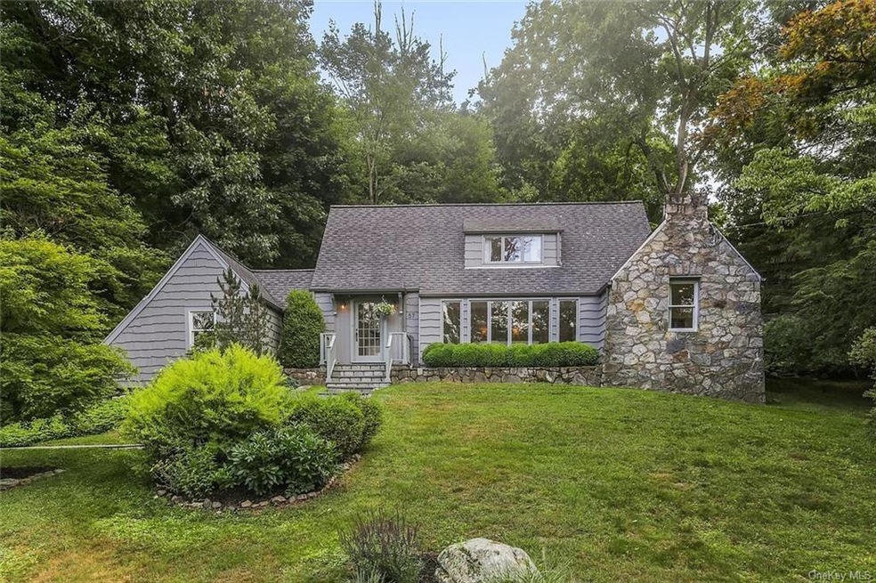 Charming home with seasonal lake views