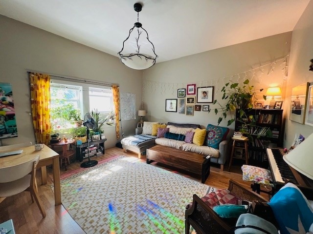 9 Rice St unit 4, Brookline, MA 02445 - photo 1