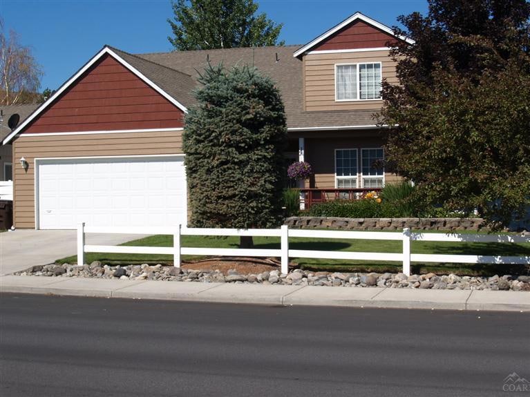 2119 SW 35th St, Redmond, OR 97756 - photo 1