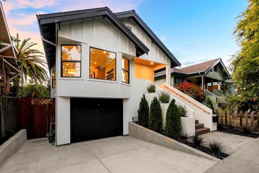 Sold $2,125,000 • Co-Listing Agent